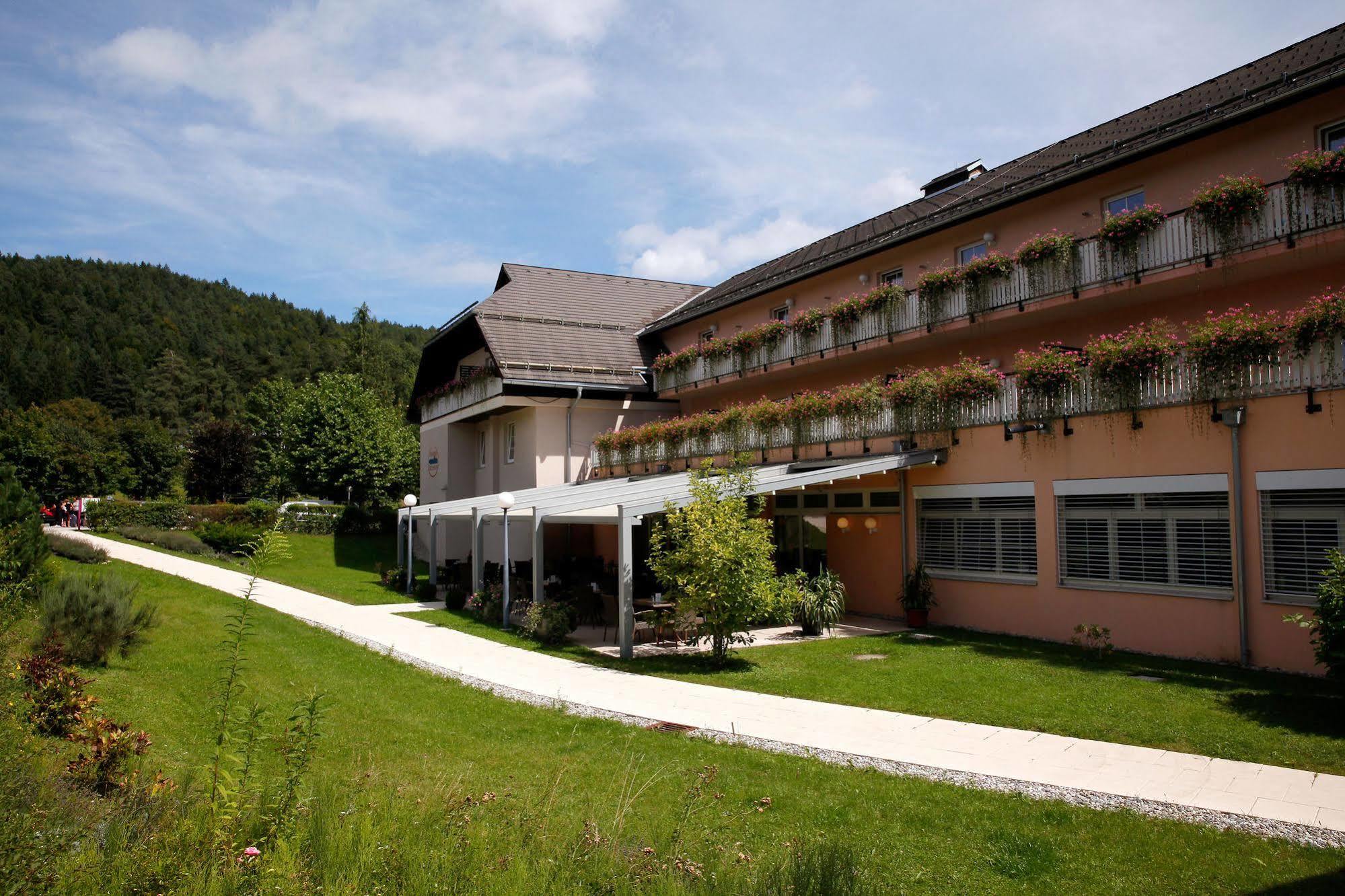 Sonnenhotel Hafnersee Койтшах ам Зее Екстериор снимка